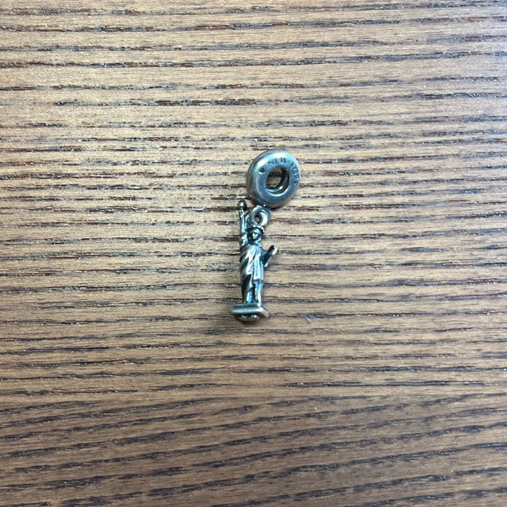Pandora Silver Statue of Liberty Charm